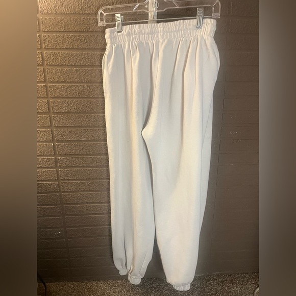 Zara Cream Jogger Pants - Picture 2 of 5